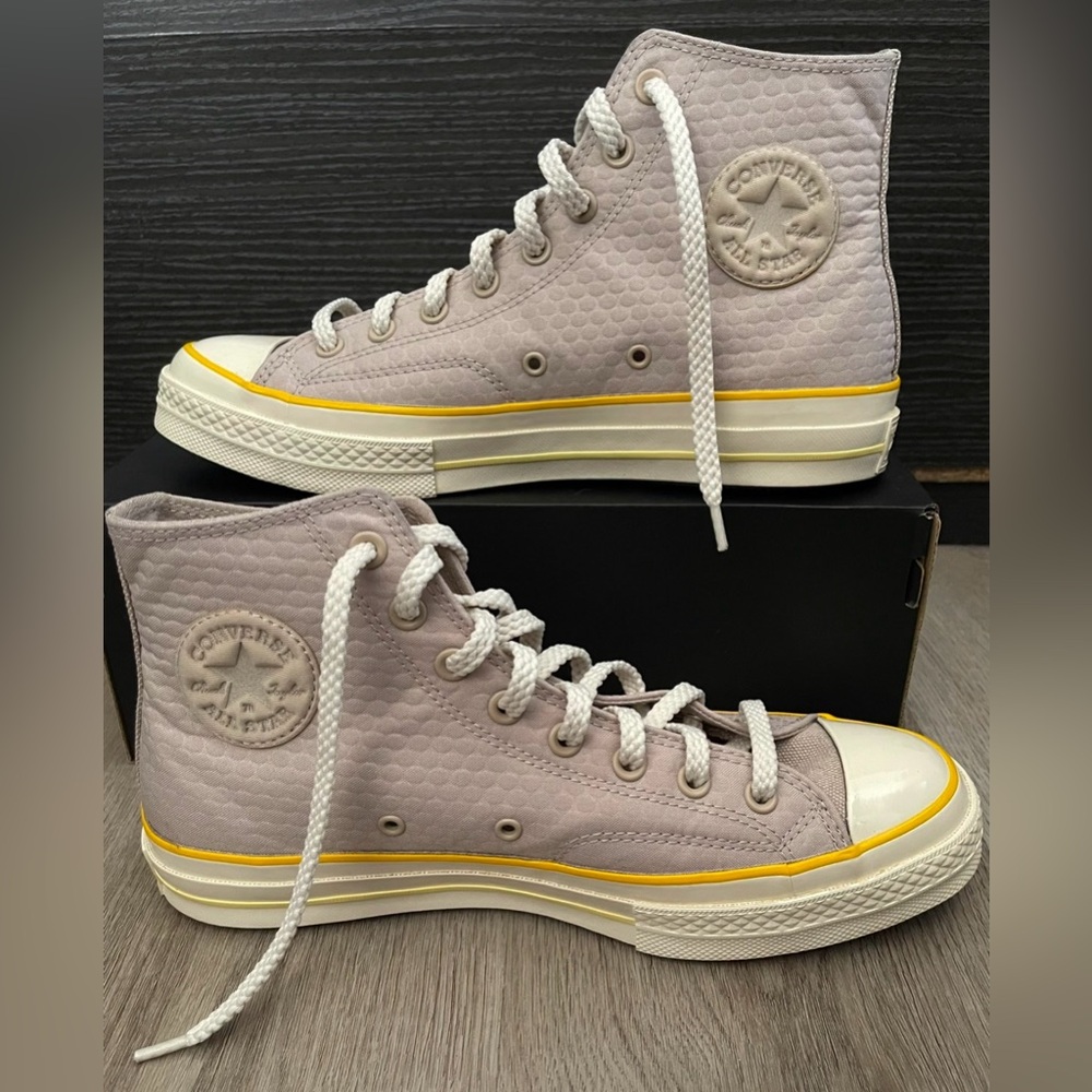 Converse Chuck 70 High Top Sneakers - Women’s 11 / Men’s 9